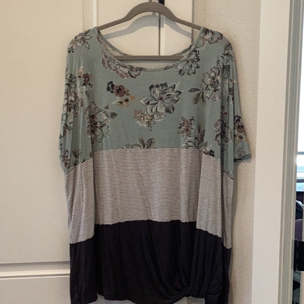 Maurices Gray and Green Relaxed Tunic Top